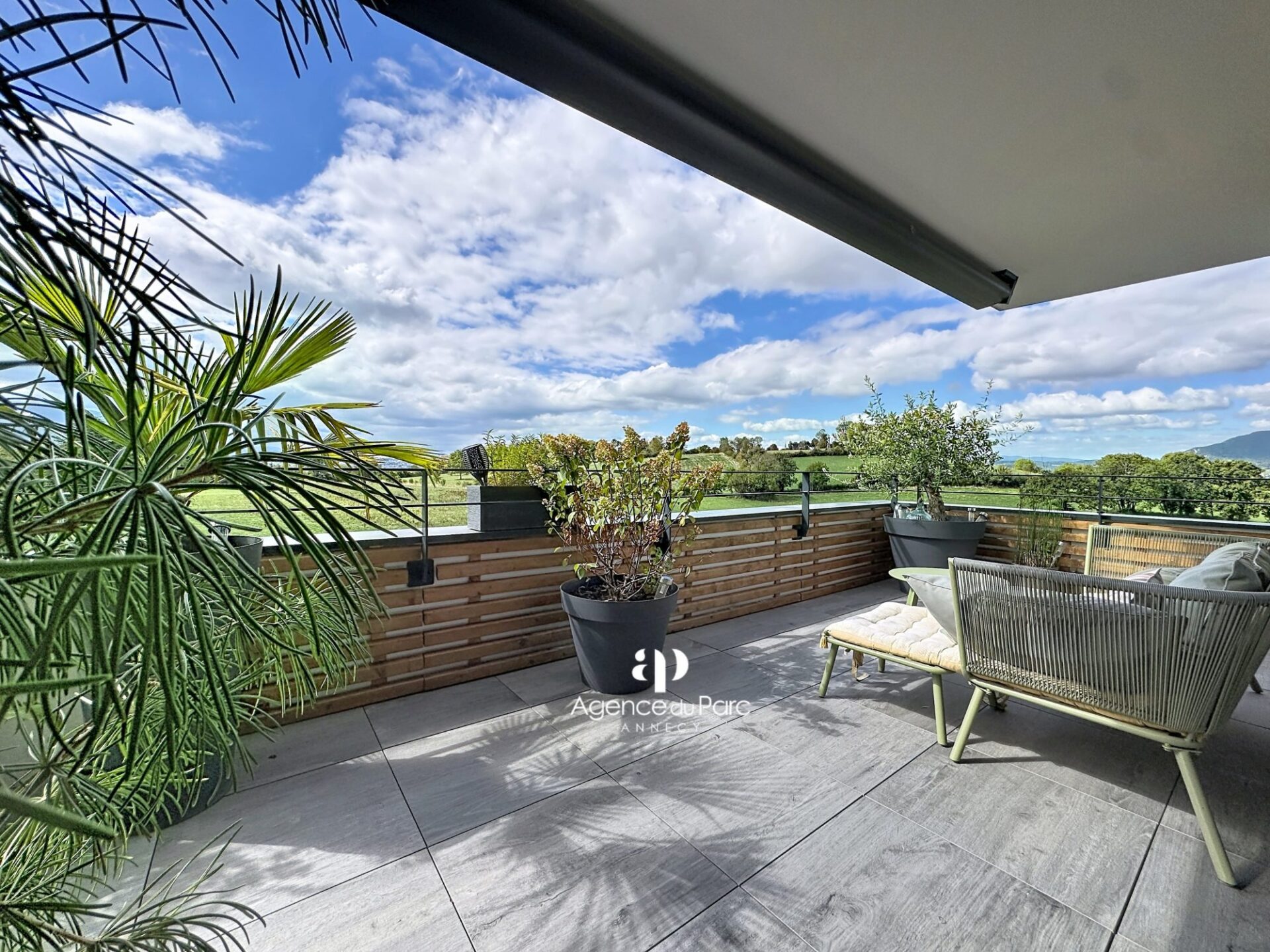 Attique grand appartement, 115 m²